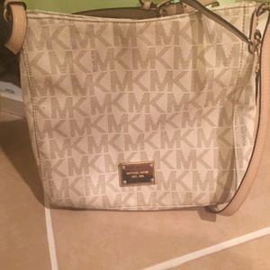 Michael kors vanilla cross body