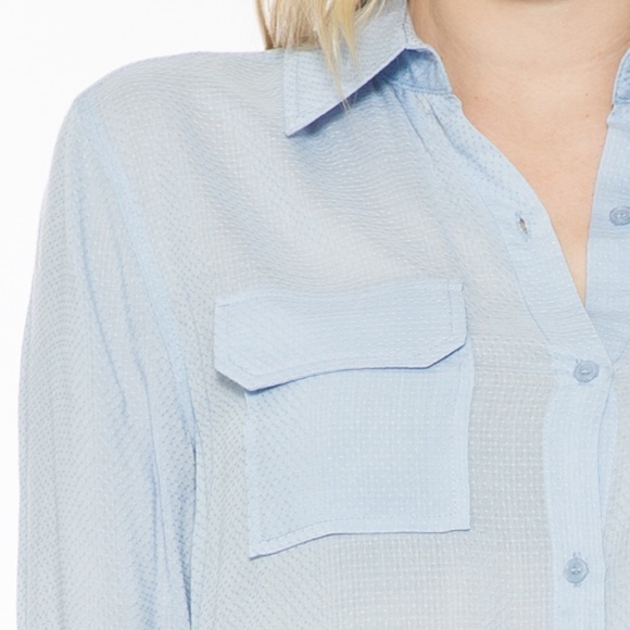 🆕JOEY textured chambray button down top - Picture 4 of 4