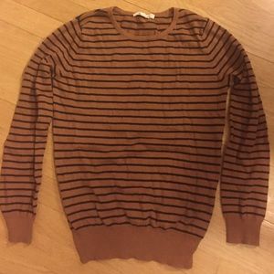 Cute striped sweater!