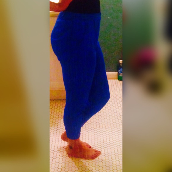 🔴 3/$15 Super cute cobalt blue pants - Picture 1 of 1