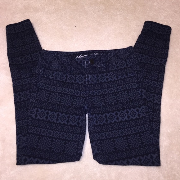 American Eagle Patterned Black Jeggings!