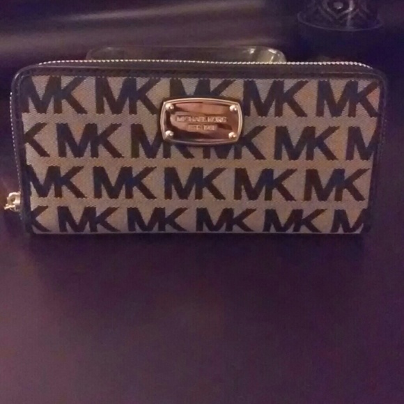 Michael Kors wallet