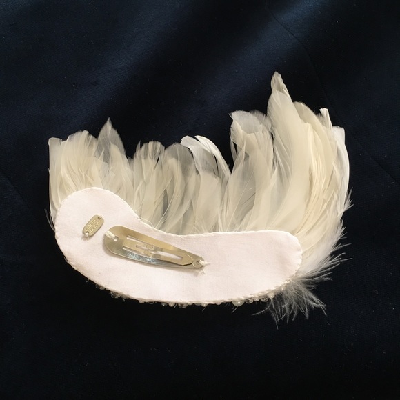 Colette Malouf Crystal and Pearl Feather Flex Clip - Picture 2 of 2