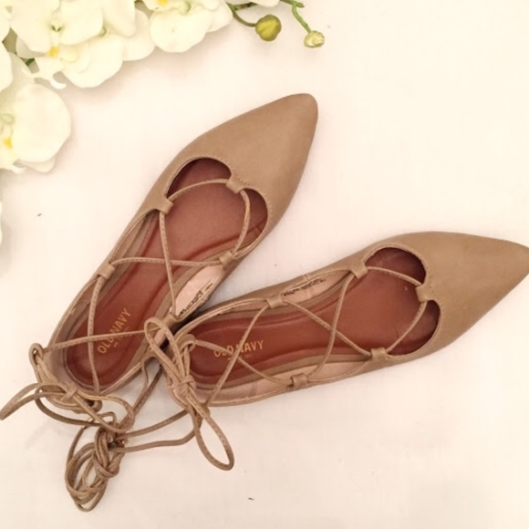 Shoes - Old navy laced up flats