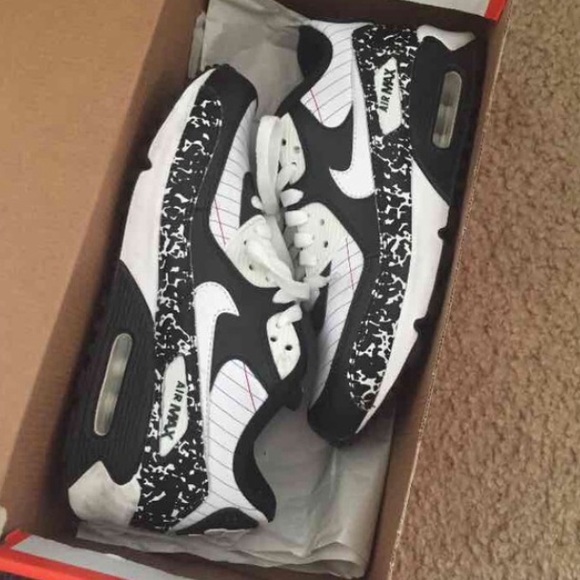 ISO Nike Air Max 90 Notebook - Picture 3 of 3