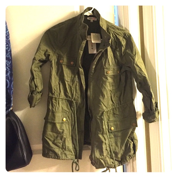 Light windbreaker