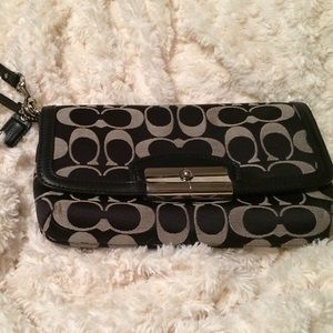 NWOT! Authentic coach wristlet
