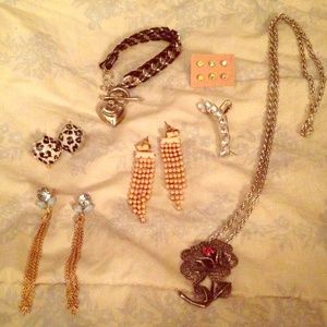 Bundle of jewelry