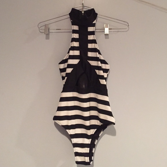 One piece, perfect for summer!