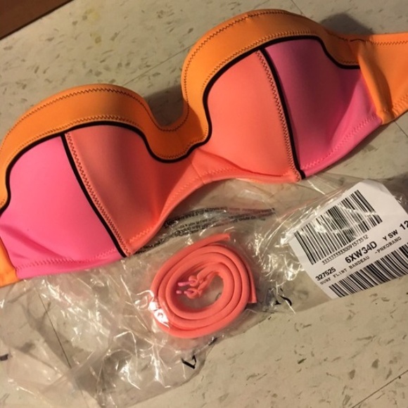 💕SOLD💕NWT VS COLORBLOCK BIKINI TOP - Picture 2 of 2