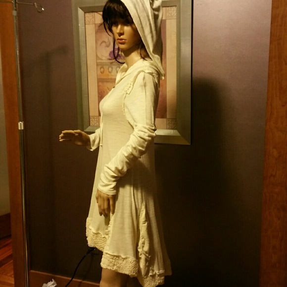 Caty Lesca from Paris, one of a kind runway dress - Picture 1 of 4