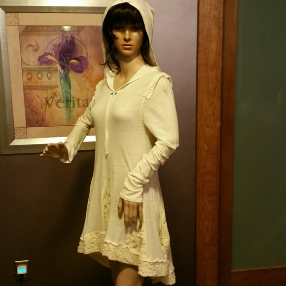 Caty Lesca from Paris, one of a kind runway dress - Picture 2 of 4