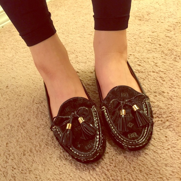 Comfy NEW flats! Tried 2different lights n angles!