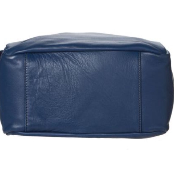 Yves Saint Laurent Leather Multi Bag. So Chic - Picture 3 of 4