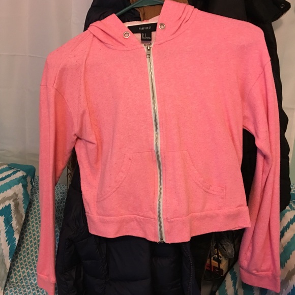 A hot pink crop top sweater - Picture 1 of 3