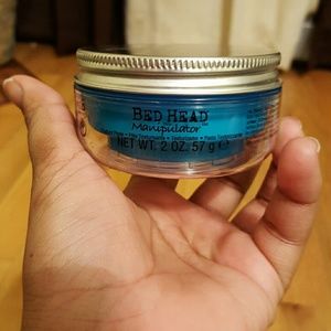 Bed head manipulator