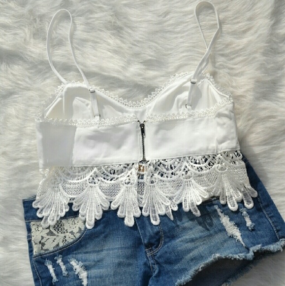 << White Boho Lace Crop Top >> - Picture 2 of 2
