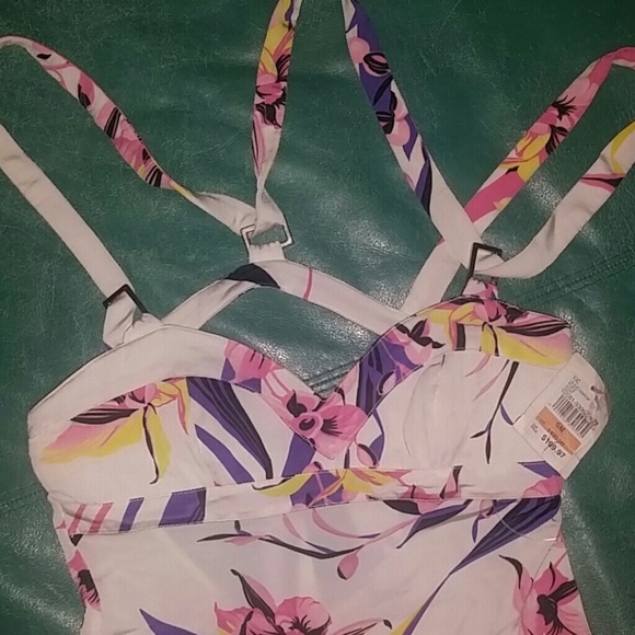 Top - Picture 2 of 3