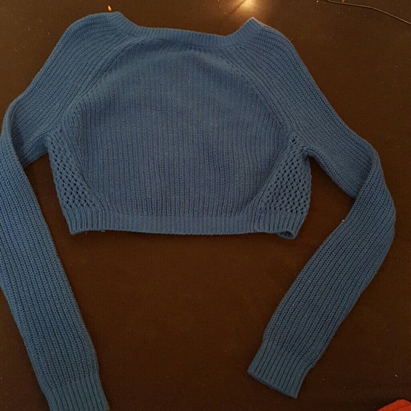 Cropped Sweater - Picture 2 of 3