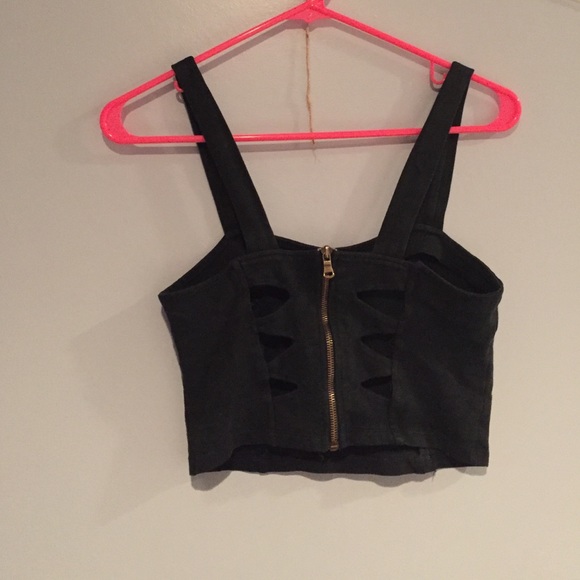 Top - Picture 2 of 2