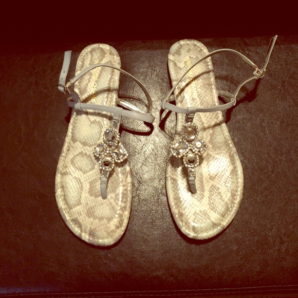 Arturo Chiang sandals