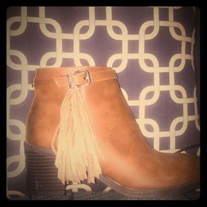 Too small. I'm 8.5 these are 8