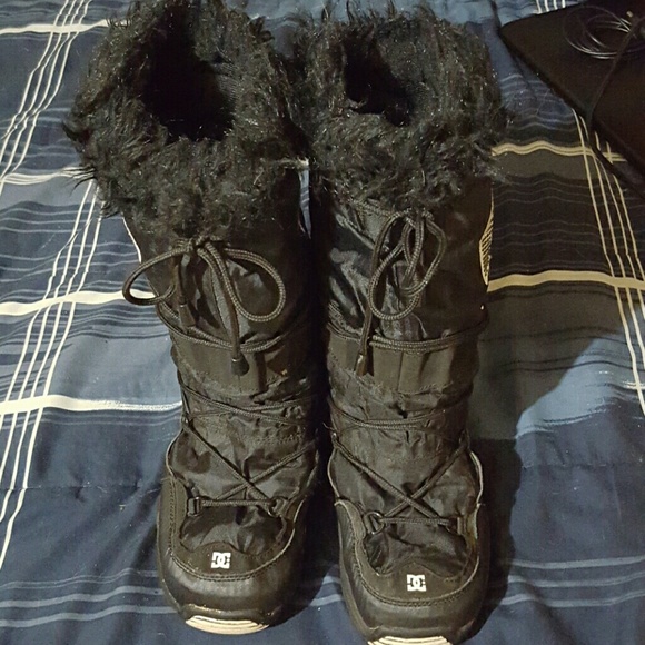 DC Snow Boots - Picture 2 of 4