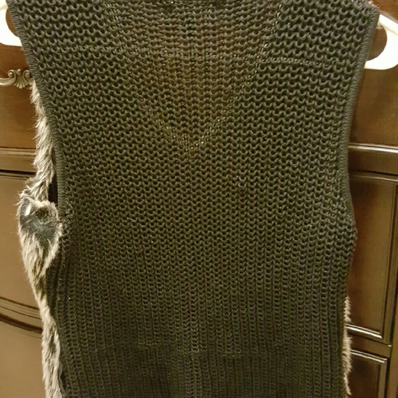 Fur vest - Picture 3 of 3