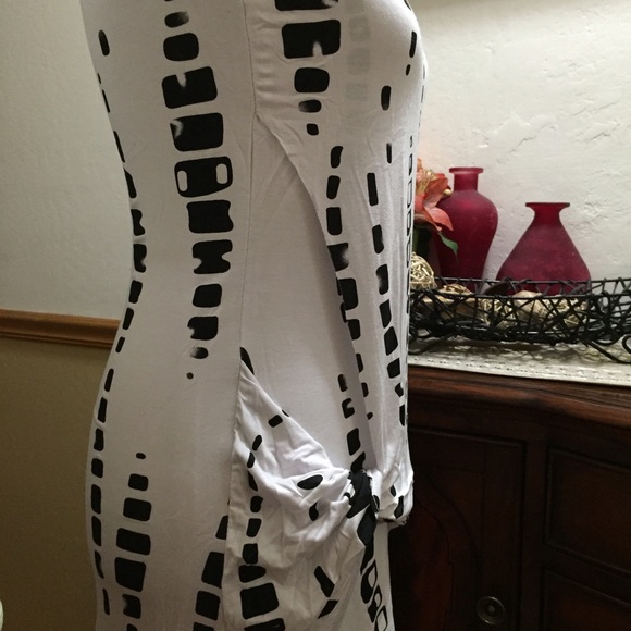 🆕 🎉💥Final Sale💥🎉 Twisted Mini Dress - Picture 3 of 3