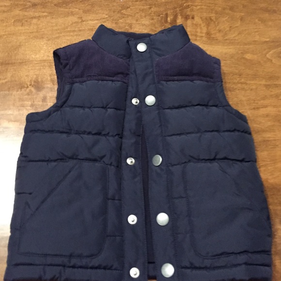 Boy puffer vest size 12-24 months