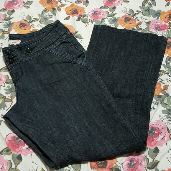 Jeans - Picture 1 of 3