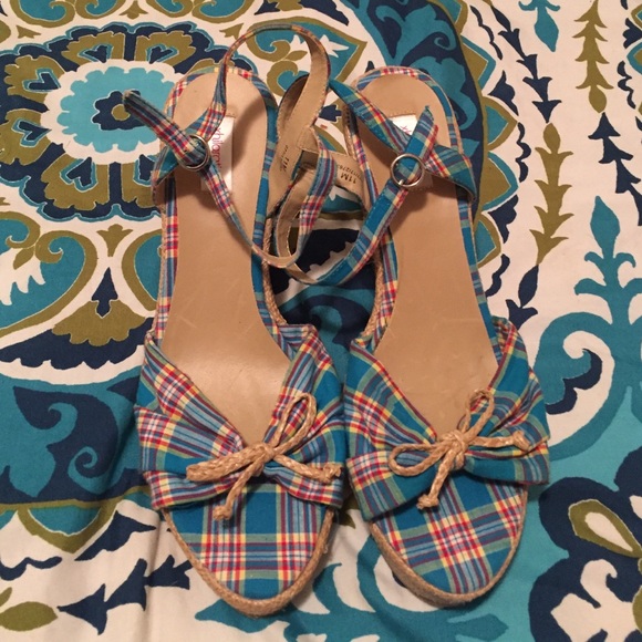 Plaid wedges brand new