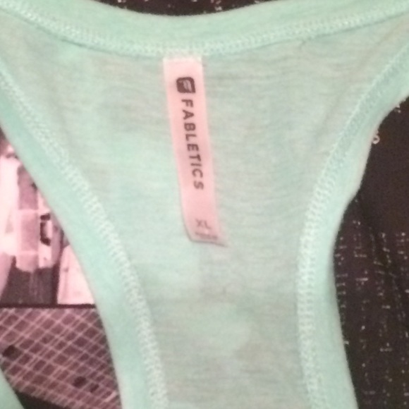 💢SOLD💢 Fabletics Bundle - Picture 2 of 4