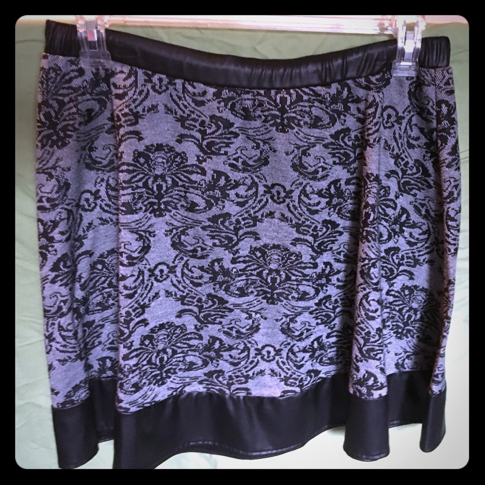 Mixed fabric A-line/skater skirt