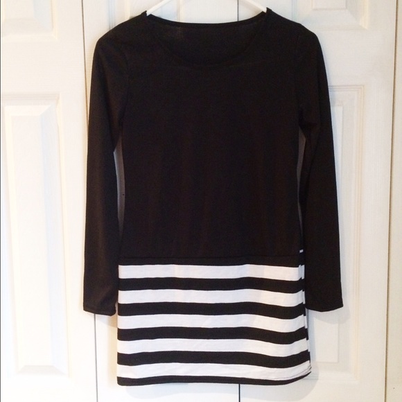 🎉HP🎉 Last One! Black & White Long Sleeve Dress - Picture 2 of 2