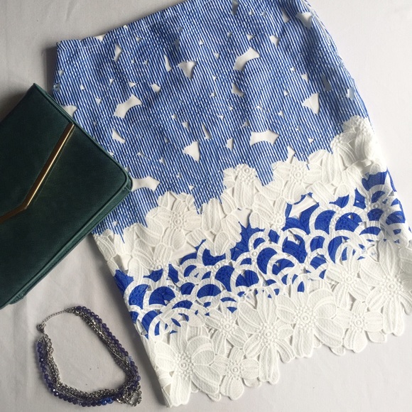 J.O.A Los Angeles Dresses & Skirts - 🎉HP🎉 J.O.A. Floral Laser Cut Pencil Skirt