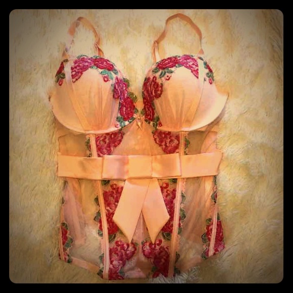 Victoria's Secret corset top 36d