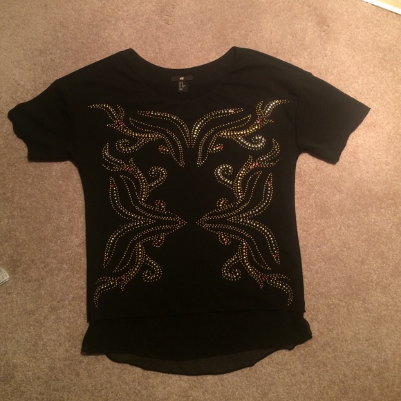 BUNDLE THIS!! H&M with intricate design beaded top