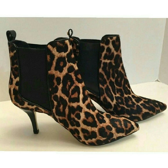Michael Kors Shoes - 2 HR SALE!! Michael Kors Alsbury Leopard Print