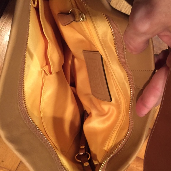 Coach handbag - Picture 2 of 3