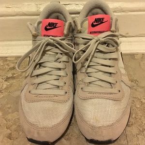 Nike Internationalist Mid