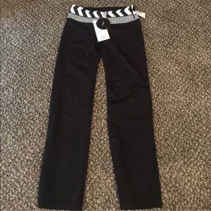 NWT Yoga pants size 4