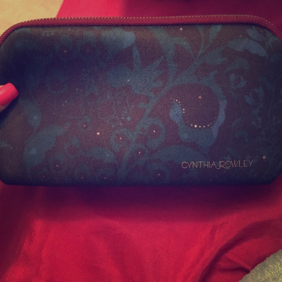 Brand new never used Cynthia Rowley Makeup!! - Picture 1 of 2