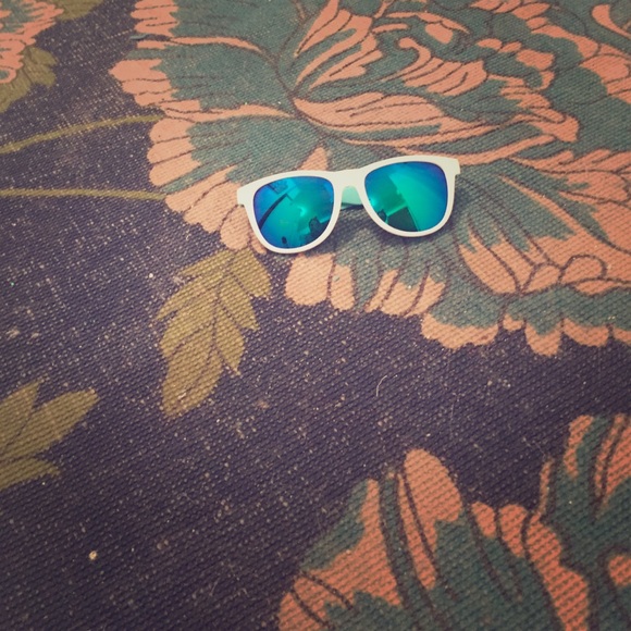 PINK Victoria's Secret Accessories - Pink Sunglasses