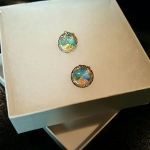 *SOLD *Gorgeous Crystal Clip on Earrings