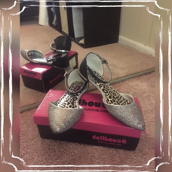 Silver & Black Flats ⚪️⚫️ - Picture 1 of 4