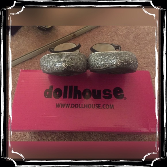 Silver & Black Flats ⚪️⚫️ - Picture 2 of 4