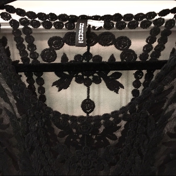 ✂️Price Cut✂️ Lovely lace top from H&M - Picture 2 of 2