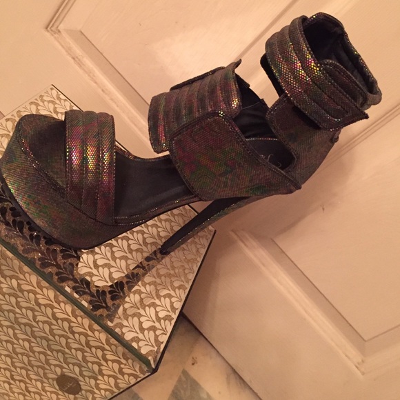 Party Heels! Got to have Confidence in these! - Picture 2 of 4