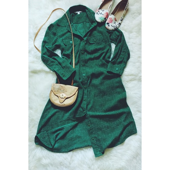 CAbi Dresses & Skirts - Cabi Green Polka Dot Shirt Dress